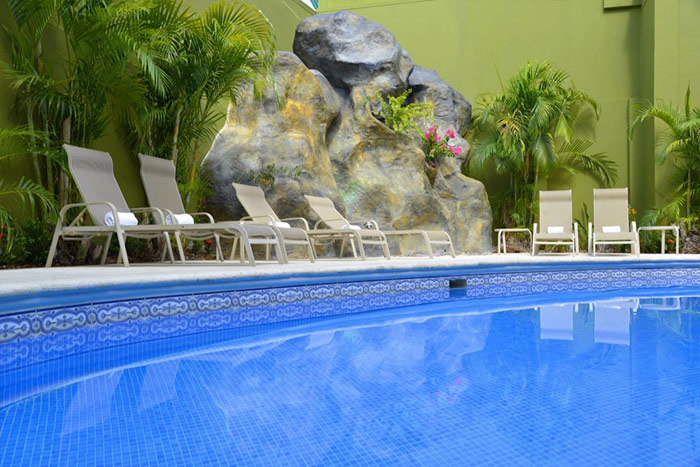 Pool detail