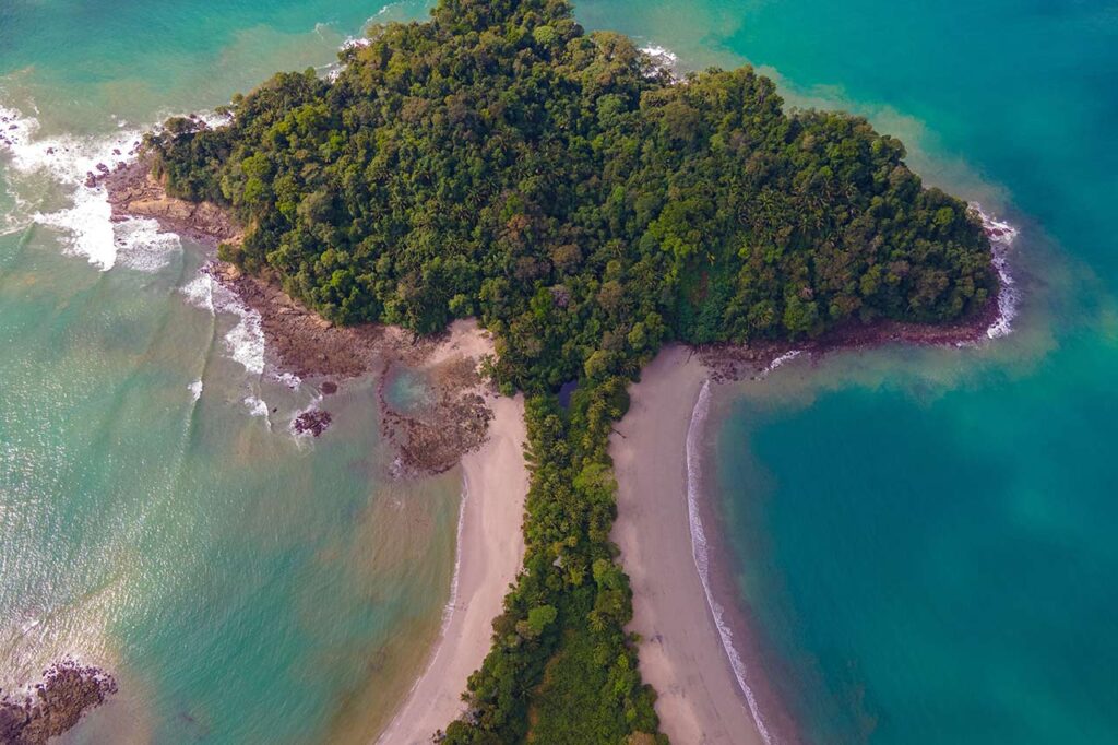 Vista a&eacute;rea de Manuel Antonio